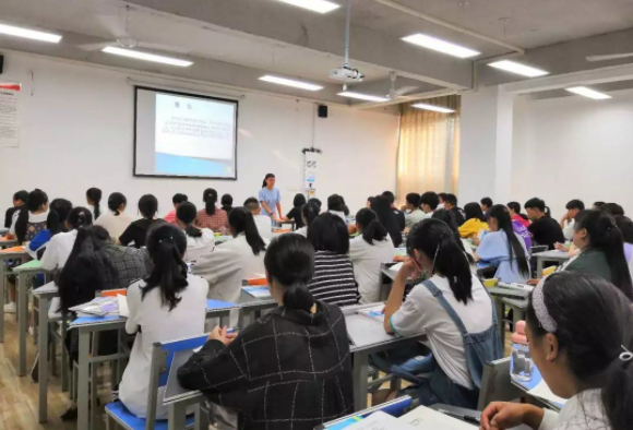 考核点评机制铸造高素质