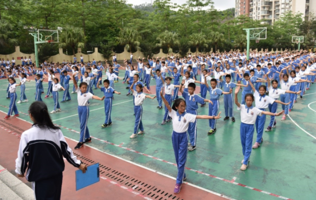 减轻课业负担促进学生全面发展研讨会采用人机协同议课形式 减轻课业负担促进学生全面发展研讨会采用人机协同议课形式