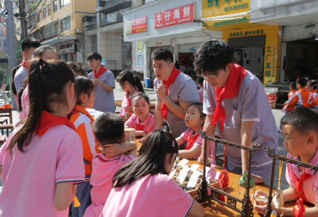 了解学校环境把握应急流